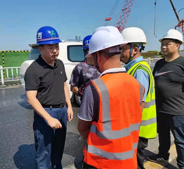 罗辉到沿江中北大道快速路刷新工程、真君路隧道工程项目检查事情